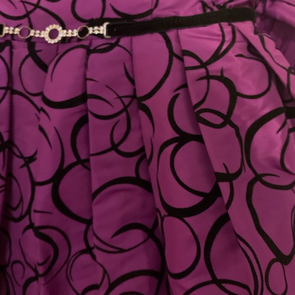 Fancy purple dress with velvet swirls - Picture 6 of 11